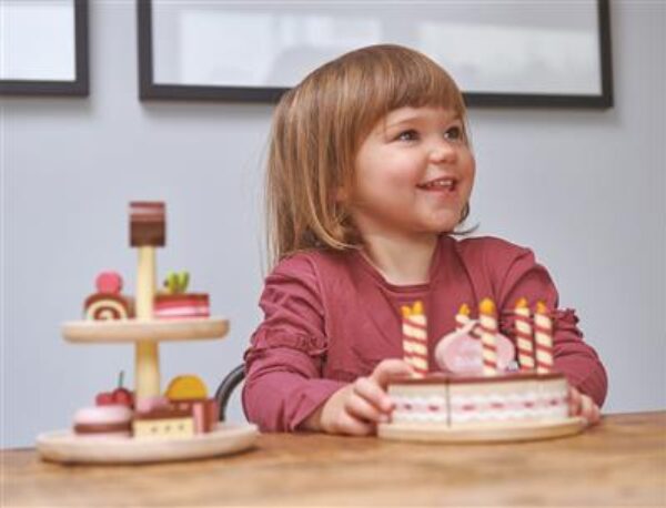 Tender Leaf Houten Keuken speelgoed – Chocolade Verjaardagstaart foto 2